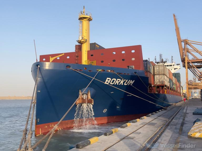 The Vietnamese port of Ho Chi Minh City has become the first foreign port to join China's "Container Shipping On-Time and Cost Reduction" program.