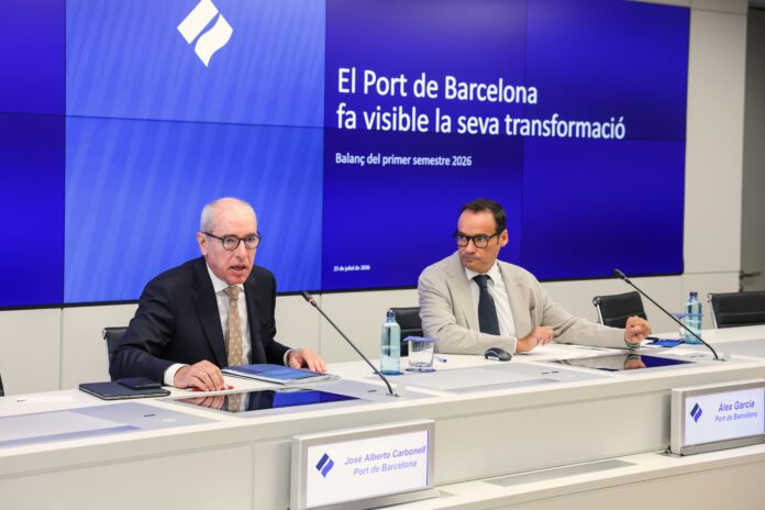 Port of Barcelona president José Alberto Carbonell, accompanied by General Manager Àlex Garcia.