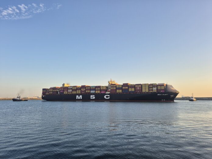 MSC RUby entrando en puerto de Bilbao