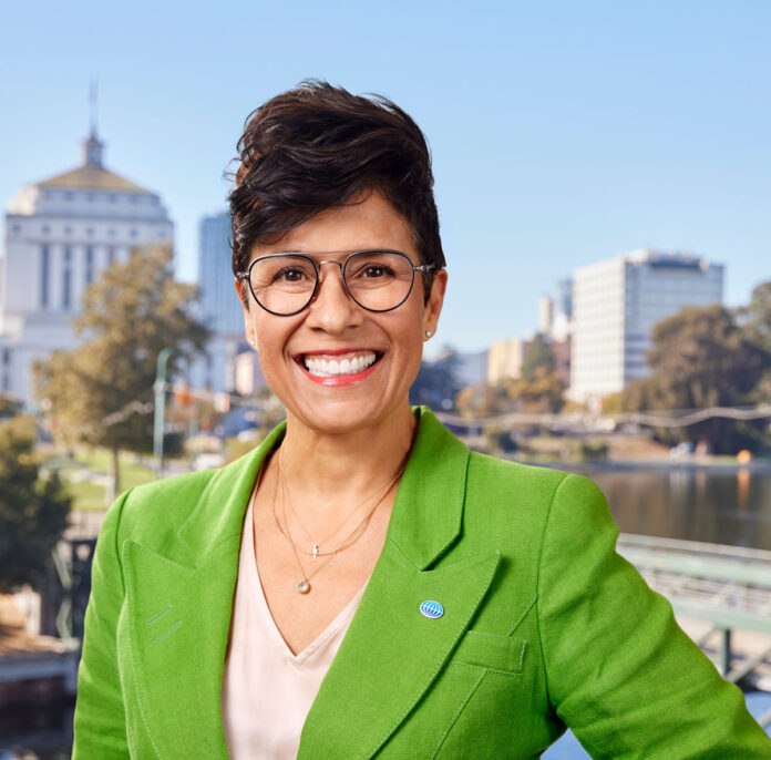 The Oakland Board of Port Commissioners has unanimously elected Stephanie Dominguez Walton as Board President.