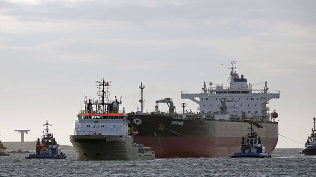 The Harbour Master of Rotterdam has introduced a mandatory permit system for providers of port towage services in the port of Rotterdam.