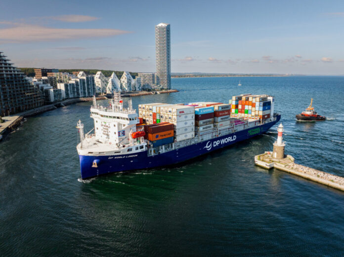 methanol dual-fuel containership, DP World London