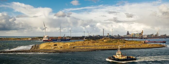 FNV Havens has called on union members in the seaports of Rotterdam, Amsterdam and Zeeland to participate in a coordinated strike on Friday.