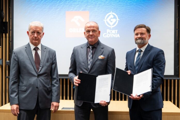 Port of Gdynia and ORLEN explore LNG bunkering for container ships