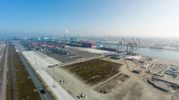 Rotterdam World Gateway secures financing for €500 million expansion