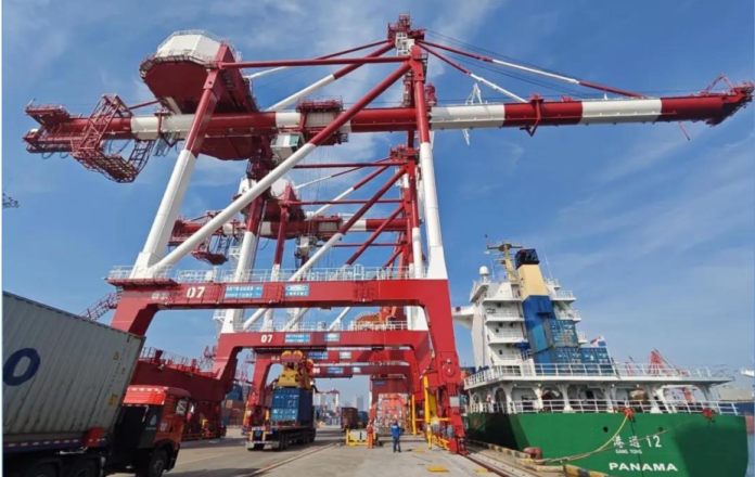 View of ZPMC’s new wind-resistant cranes at Qingdao