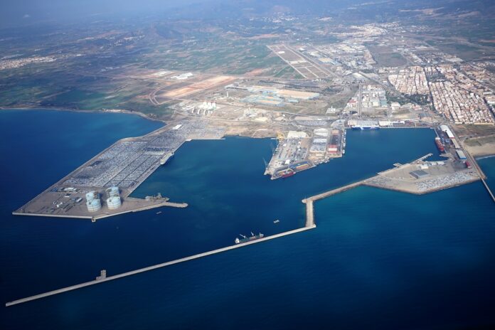 The Port of Valencia is advancing the RENMARINAS project, for two renewable energy installations at the ports of Valencia and Sagunto.