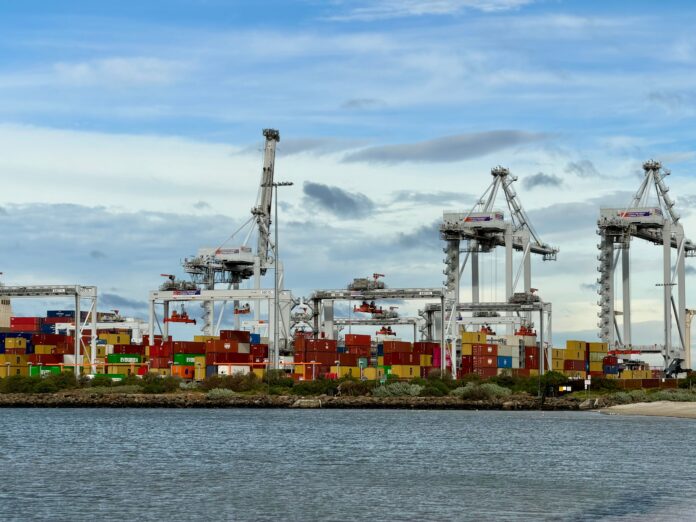 Container port general image